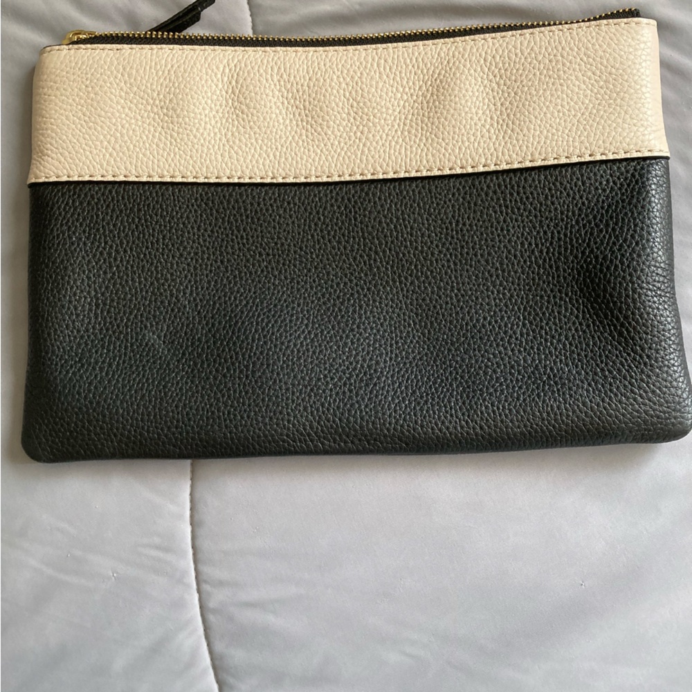 Kate Spade makeup bag - Picture 2 of 3